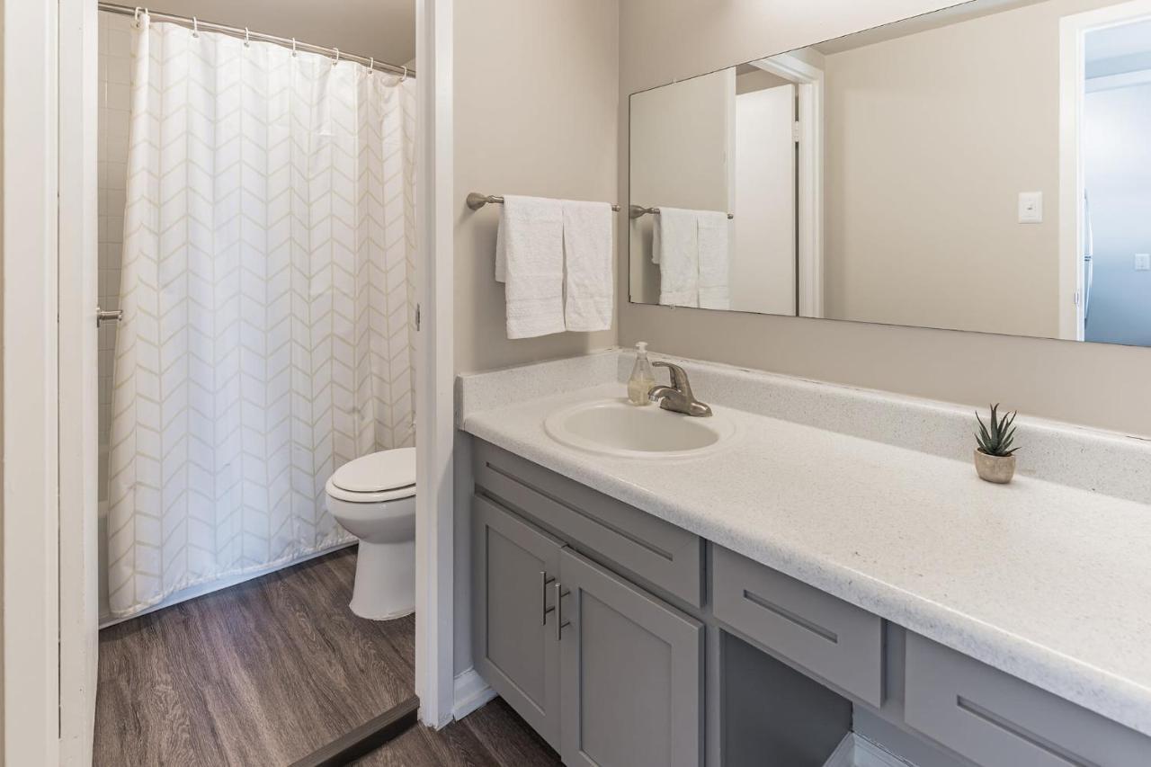 Bargain Downtown Memphis Apartment W Amenities Екстер'єр фото